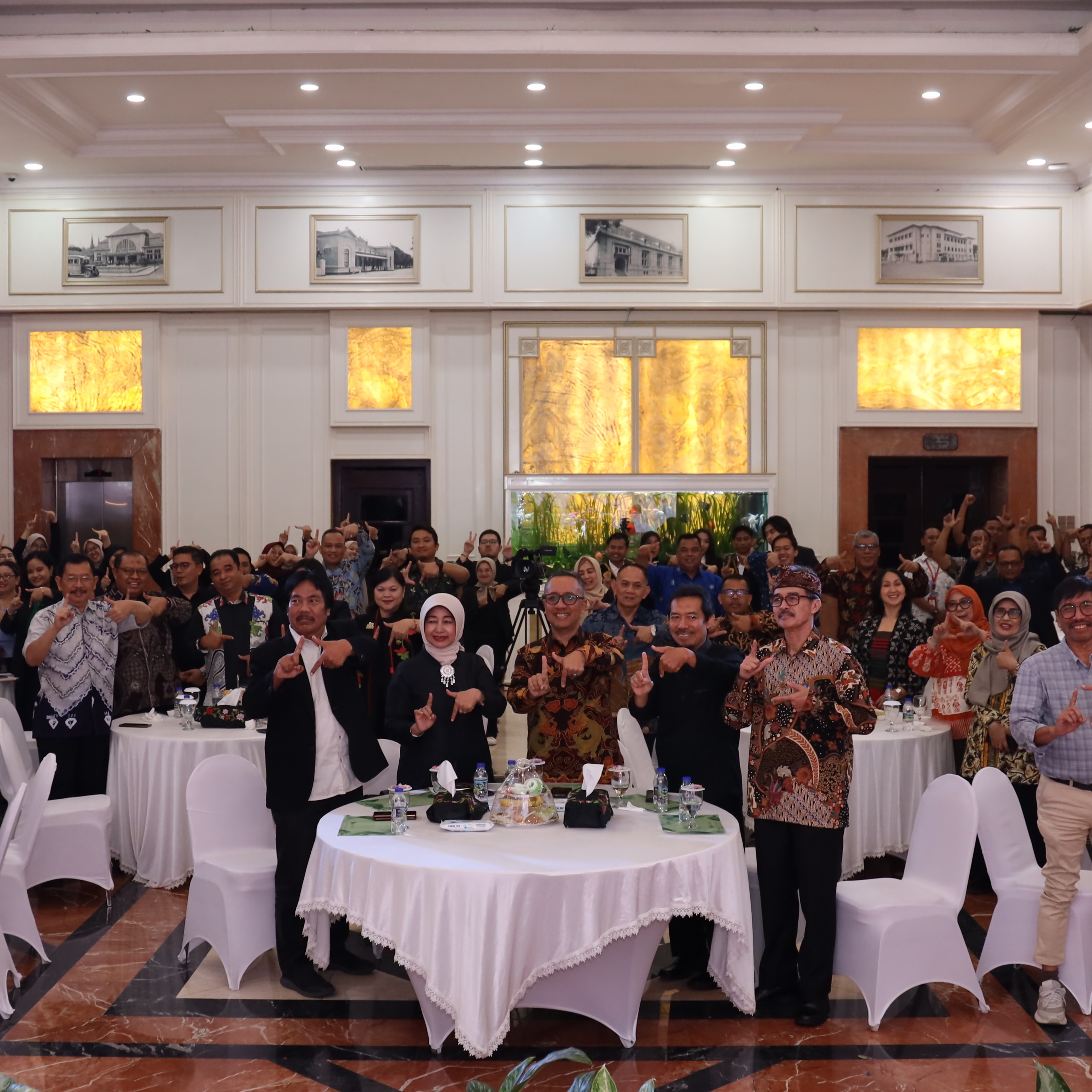 Rapat Final Panitia The 4th ICoSPACS dan Forum Dekan FISIP 2025, FISIP Untag Surabaya Siap Menyambut Delegasi Nasional dan Internasional