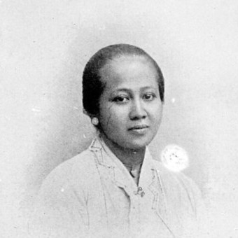 #SepotongPikiran | Hari Kartini dan Relevansi Emansipasi di Era Digital: Perspektif Wadek FISIP