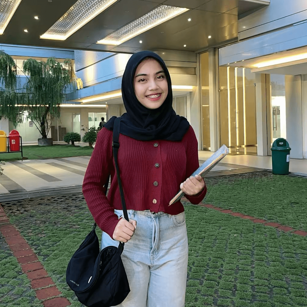 #kenallebihdekat | Yasaminah Fayyaza Zain: Ceria, Ekspresif, dan Kagum pada Gaya Mengajar yang Santai tapi Tegas