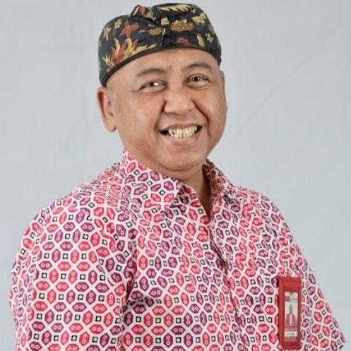 #kenallebihdekat | Pak Wahyudi: Kepala TU yang Menjadikan Kebersamaan sebagai Nafas FISIP