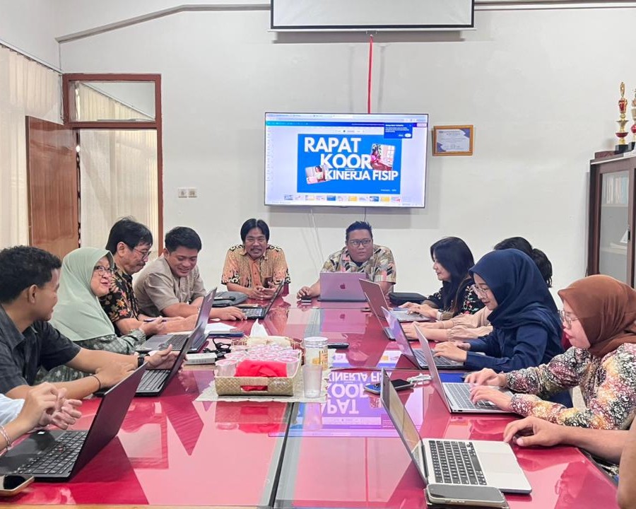 #RuangAksi | FISIP Untag Surabaya Perkuat Strategi Capaian IKU 2025–2026 Melalui Rapat Pimpinan Fakultas