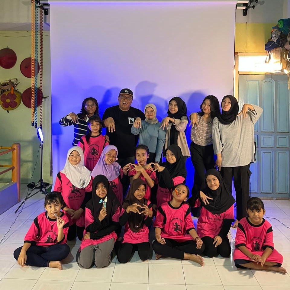 #ruangaksi | Sanggar Tari Mugi Lestari Menari di Dunia Digital: FISIP UNTAG Surabaya Hadirkan Program PKM untuk Jaga Eksistensi Budaya